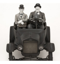 INFINITE STATUE LAUREL & HARDY ON FORD MODEL T 1:12 SCALE